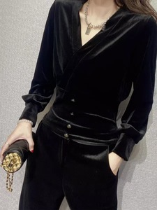 黑色金丝绒衬衫女春秋新款欧货高级感V领长袖上衣修身收腰打底衫